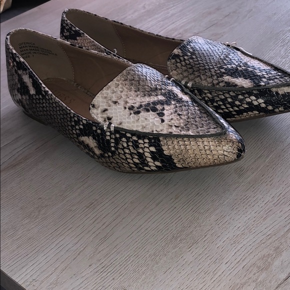 Guess Snake Print Flats - Picture 2 of 4